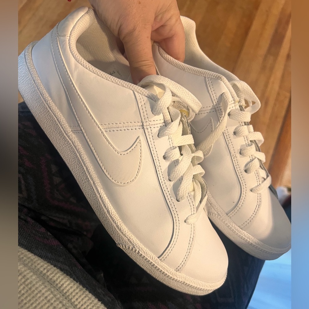 Nike White Leather Sneakers